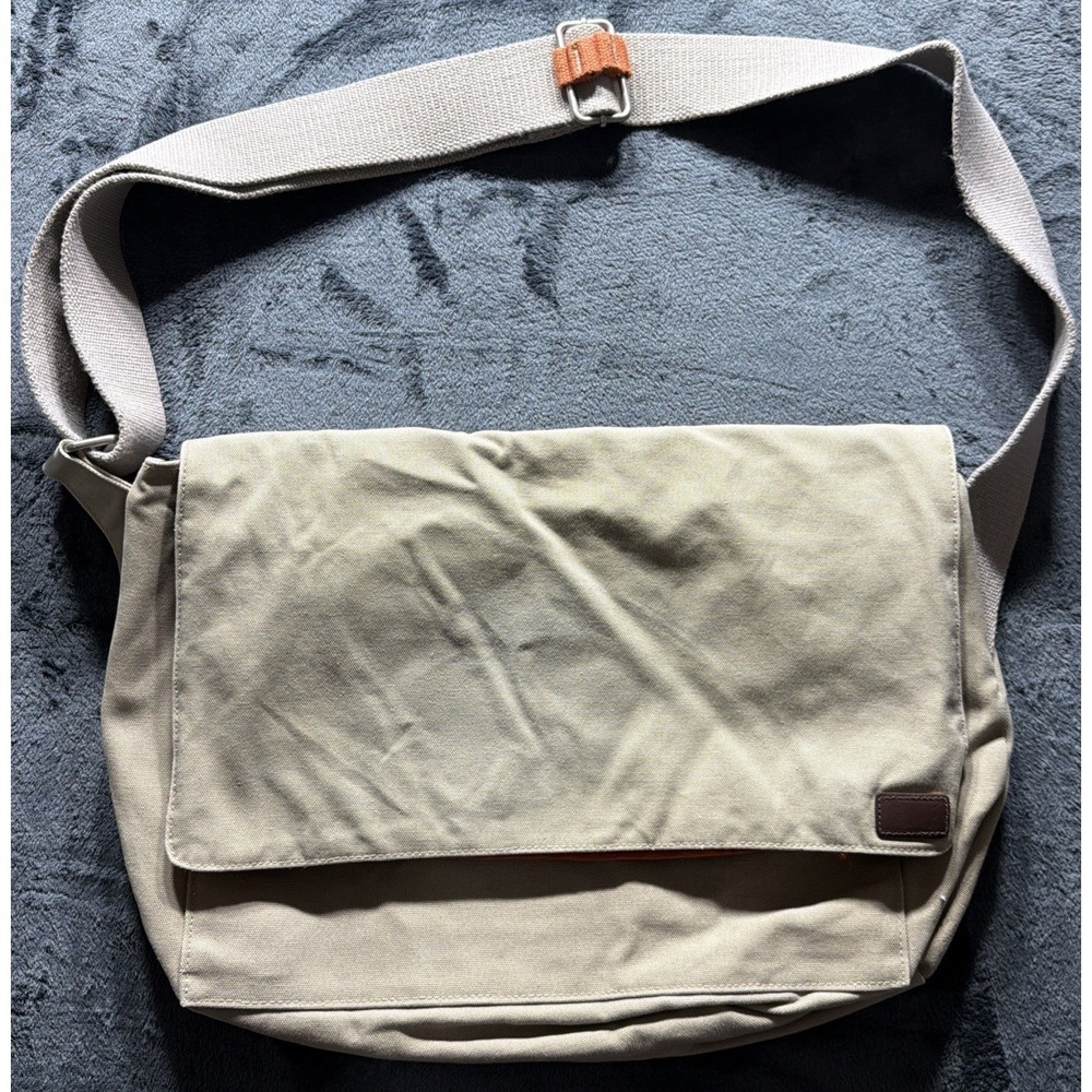 GAP Canvas Messenger Bag Crossbody Shoulder Bag. Beige Tan w/Adjustable Strap.